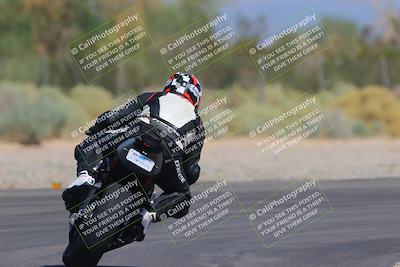 media/Sep-25-2023-Moto Forza (Mon) [[81ffa65e0a]]/B-C Group/Session 4 (Turn 2 Backside)/